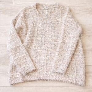 Elegant V-Neck Sweater in Cream